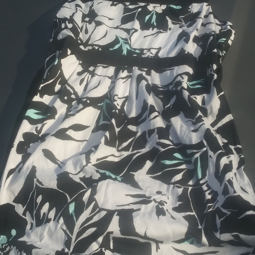 Black and white hawaiian style summer dress